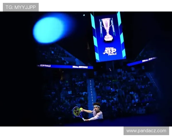 网球赛事精彩纷呈 年终总决赛即将开幕 世界顶尖选手争夺最终荣誉