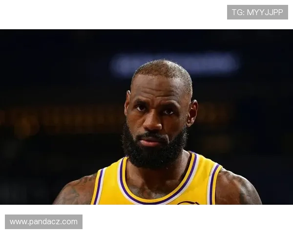 詹姆斯带领湖人加时逆转勇士 全场轰下三双再创职业生涯新纪录